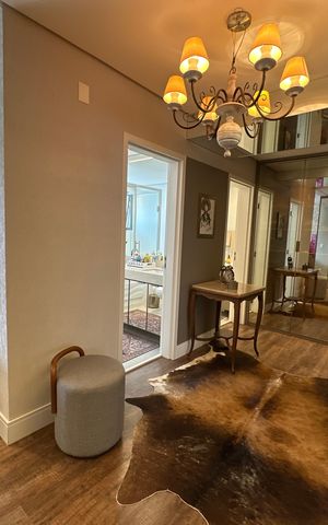 Apartamento à venda com 228m², 3 quartos e sem vaga Apartamento à venda com 228m², 3 quartos e sem vagaCloset da suíte