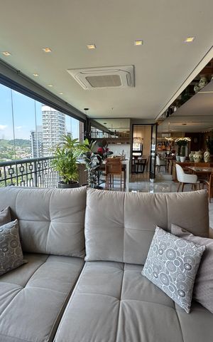 Apartamento à venda com 228m², 3 quartos e sem vaga Apartamento à venda com 228m², 3 quartos e sem vagaSala