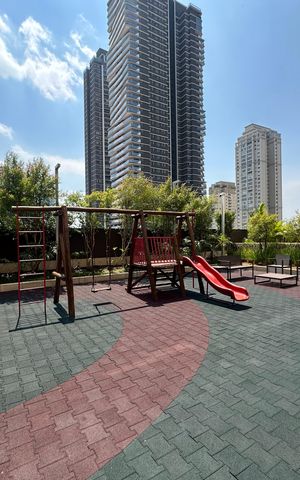 Apartamento à venda com 228m², 3 quartos e sem vaga Apartamento à venda com 228m², 3 quartos e sem vagaÁrea comum - Playground