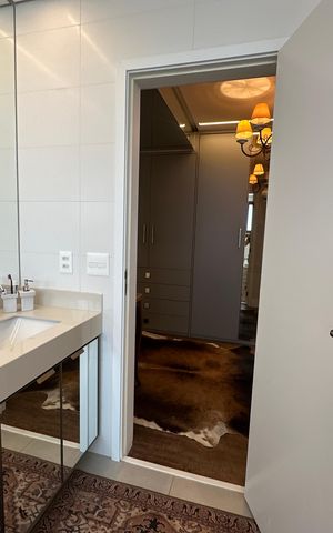 Apartamento à venda com 228m², 3 quartos e sem vaga Apartamento à venda com 228m², 3 quartos e sem vagaBanheiro da Sra