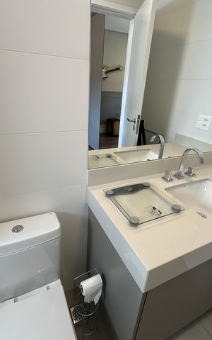 Apartamento à venda com 228m², 3 quartos e sem vaga Apartamento à venda com 228m², 3 quartos e sem vagaBanheiro da Suíte 2