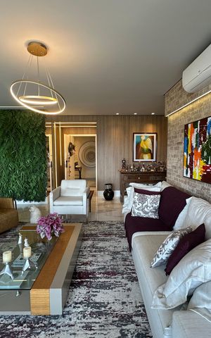 Apartamento à venda com 228m², 3 quartos e sem vaga Apartamento à venda com 228m², 3 quartos e sem vagaSala