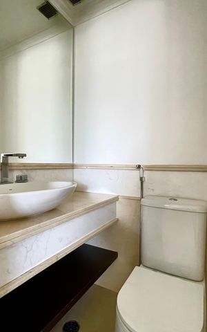 Apartamento à venda com 113m², 3 quartos e 3 vagas Apartamento à venda com 113m², 3 quartos e 3 vagasLavabo 1