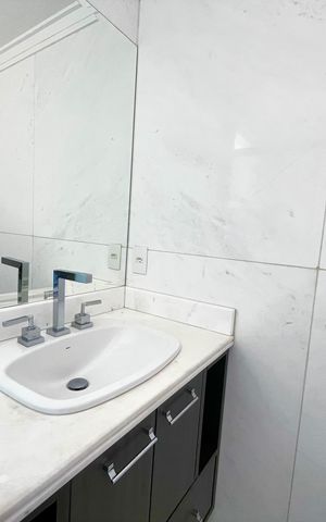 Apartamento à venda com 113m², 3 quartos e 3 vagas Apartamento à venda com 113m², 3 quartos e 3 vagasBanheiro 1