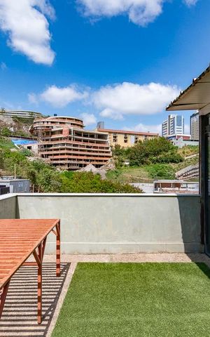 Casa à venda com 330m², 4 quartos e 2 vagas Casa à venda com 330m², 4 quartos e 2 vagasVaranda da Sala 3
