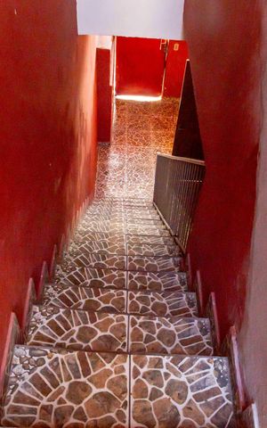 Casa à venda com 190m², 3 quartos e 3 vagasEscada