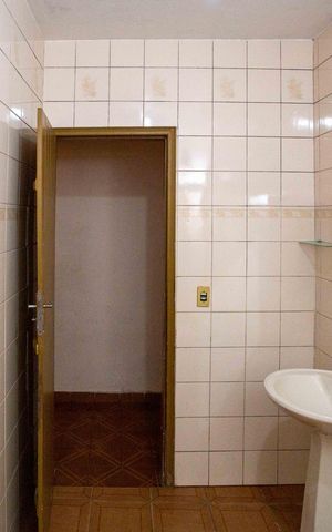 Casa à venda com 190m², 3 quartos e 3 vagasBanheiro Casa 1