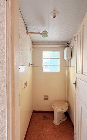 Casa à venda com 310m², 4 quartos e sem vagaBanheiro de Serviço