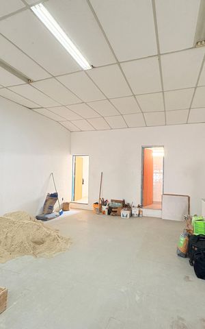 Casa à venda com 310m², 4 quartos e sem vagaSalão piso Inferior