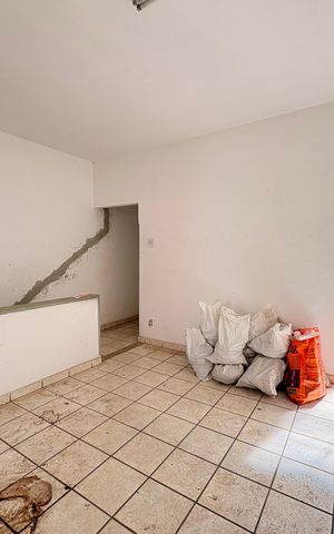 Casa à venda com 310m², 4 quartos e sem vagaSala