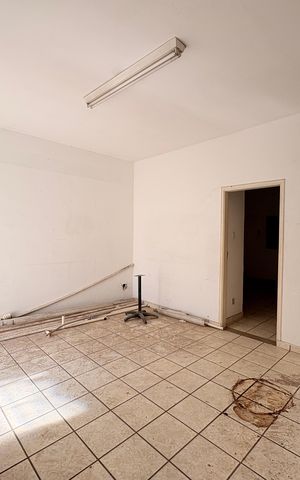 Casa à venda com 310m², 4 quartos e sem vagaSala