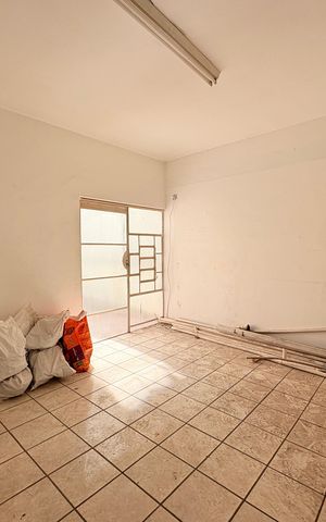 Casa à venda com 310m², 4 quartos e sem vagaSala