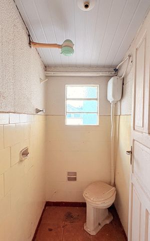 Casa à venda com 310m², 4 quartos e sem vagaBanheiro de Serviço