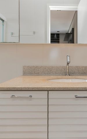 Apartamento para alugar com 70m², 2 quartos e 2 vagas Apartamento para alugar com 70m², 2 quartos e 2 vagasBanheiro da Suíte