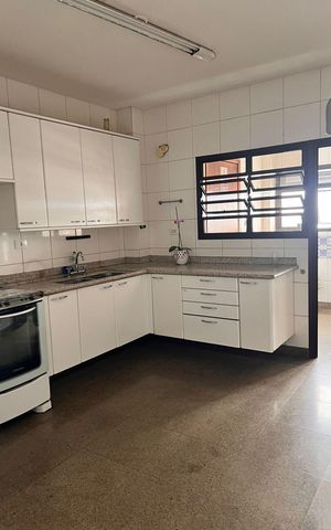 Apartamento à venda com 270m², 3 quartos e 4 vagas
