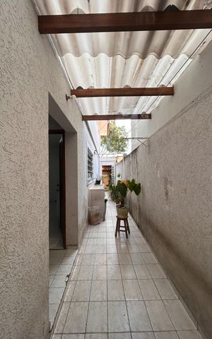 Casa à venda com 114m², 3 quartos e 2 vagas Casa à venda com 114m², 3 quartos e 2 vagasÁrea externa