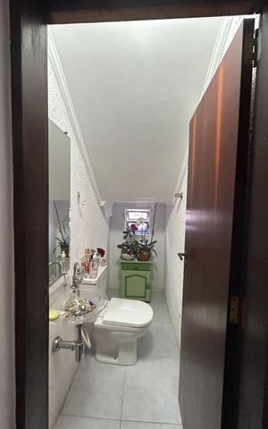 Casa à venda com 114m², 3 quartos e 2 vagas Casa à venda com 114m², 3 quartos e 2 vagasLavabo