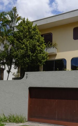 Casa à venda com 488m², 4 quartos e 8 vagas