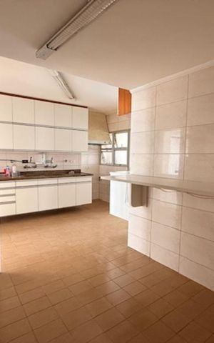 Apartamento à venda com 180m², 4 quartos e 2 vagas