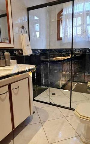 Casa à venda com 300m², 4 quartos e 4 vagas