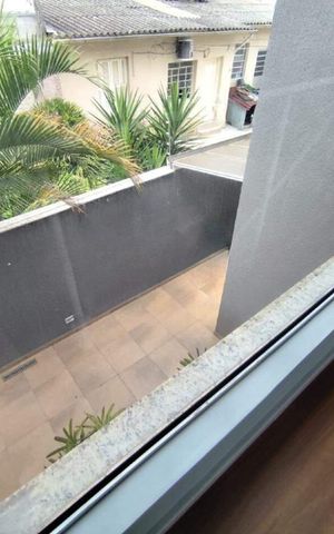 Casa à venda com 218m², 3 quartos e 2 vagas