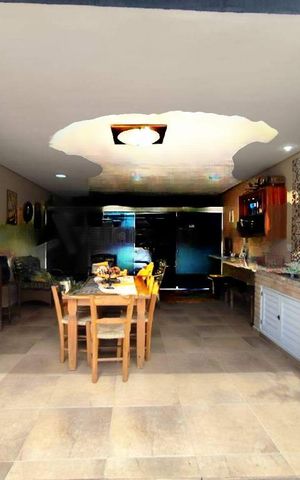 Casa à venda com 218m², 3 quartos e 2 vagas