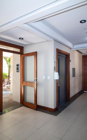 Apartamento à venda com 60m², 2 quartos e 2 vagas Apartamento à venda com 60m², 2 quartos e 2 vagasHall de entrada