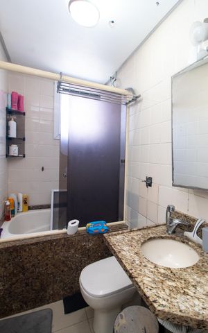 Apartamento à venda com 60m², 2 quartos e 2 vagas Apartamento à venda com 60m², 2 quartos e 2 vagasBanheiro 2