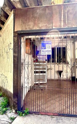 Casa para alugar com 150m², 3 quartos e sem vaga Casa para alugar com 150m², 3 quartos e sem vagaPlaca instalada na fachada do imóvel