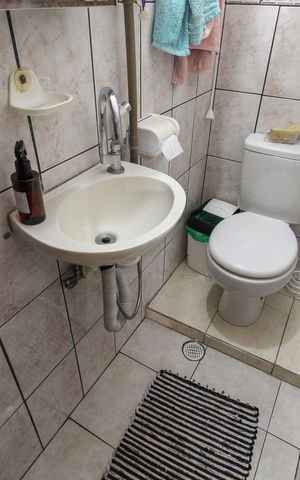 Casa à venda com 120m², 4 quartos e 2 vagas Casa à venda com 120m², 4 quartos e 2 vagasLavabo