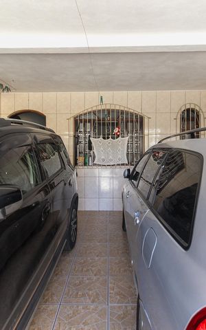 Casa à venda com 120m², 4 quartos e 2 vagas Casa à venda com 120m², 4 quartos e 2 vagasGaragem