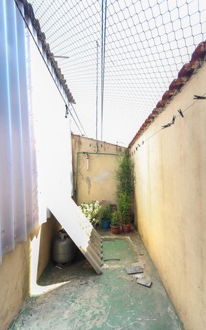 Casa à venda com 120m², 4 quartos e 2 vagas Casa à venda com 120m², 4 quartos e 2 vagasÁrea de serviço