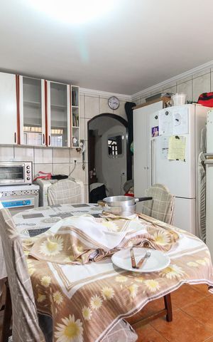 Casa à venda com 120m², 4 quartos e 2 vagas Casa à venda com 120m², 4 quartos e 2 vagasCozinha