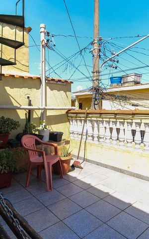 Casa à venda com 120m², 4 quartos e 2 vagas Casa à venda com 120m², 4 quartos e 2 vagasVaranda