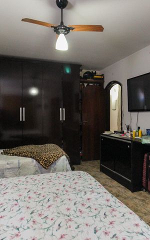 Casa à venda com 120m², 4 quartos e 2 vagas Casa à venda com 120m², 4 quartos e 2 vagasSuíte 2