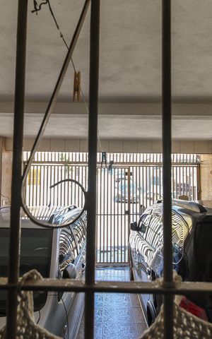 Casa à venda com 120m², 4 quartos e 2 vagas Casa à venda com 120m², 4 quartos e 2 vagasVista da Sala