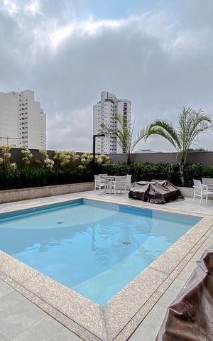 Apartamento à venda com 130m², 3 quartos e 2 vagasÁrea comum - Piscina