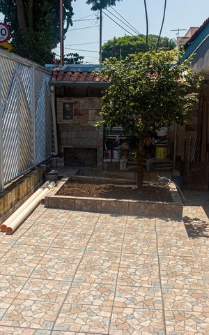 Casa à venda com 220m², 3 quartos e 4 vagas Casa à venda com 220m², 3 quartos e 4 vagasJardim