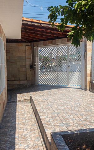 Casa à venda com 220m², 3 quartos e 4 vagas Casa à venda com 220m², 3 quartos e 4 vagasJardim