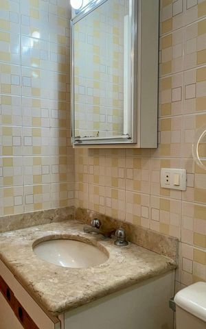 Apartamento para alugar com 40m², 1 quarto e 2 vagas Apartamento para alugar com 40m², 1 quarto e 2 vagasBanheiro