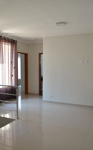 Casa à venda com 223m², 4 quartos e 4 vagasHall
