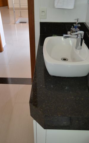 Casa à venda com 223m², 4 quartos e 4 vagasBanheiro Social