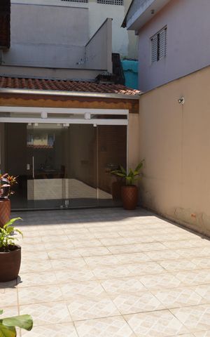 Casa à venda com 223m², 4 quartos e 4 vagasQuintal