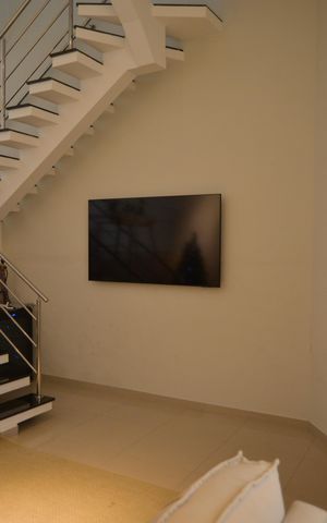 Casa à venda com 223m², 4 quartos e 4 vagasSala