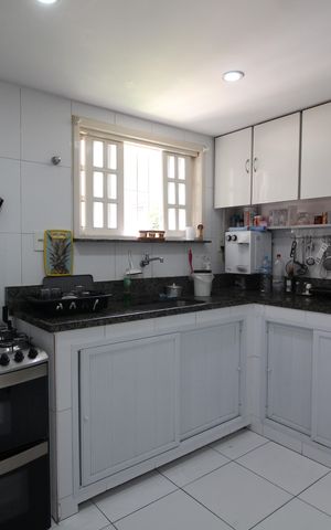Casa de condomínio à venda com 194m², 4 quartos e 1 vagaCozinha