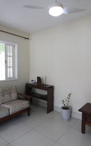 Casa de condomínio à venda com 194m², 4 quartos e 1 vagaSala