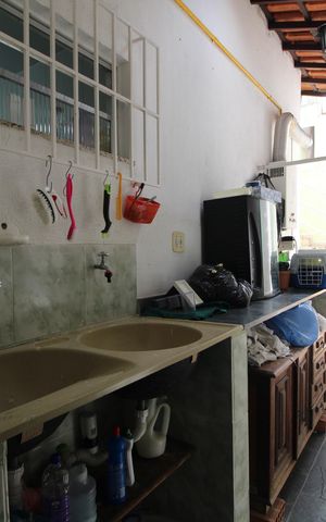 Casa de condomínio à venda com 194m², 4 quartos e 1 vagaÁrea de Serviço