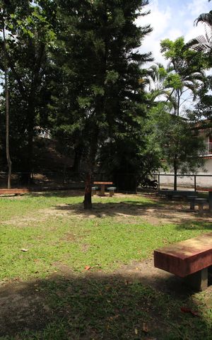 Casa de condomínio à venda com 194m², 4 quartos e 1 vagaÁrea Verde