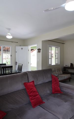 Casa de condomínio à venda com 194m², 4 quartos e 1 vagaSala