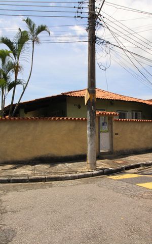 Casa de condomínio à venda com 194m², 4 quartos e 1 vagaFachada com Placa